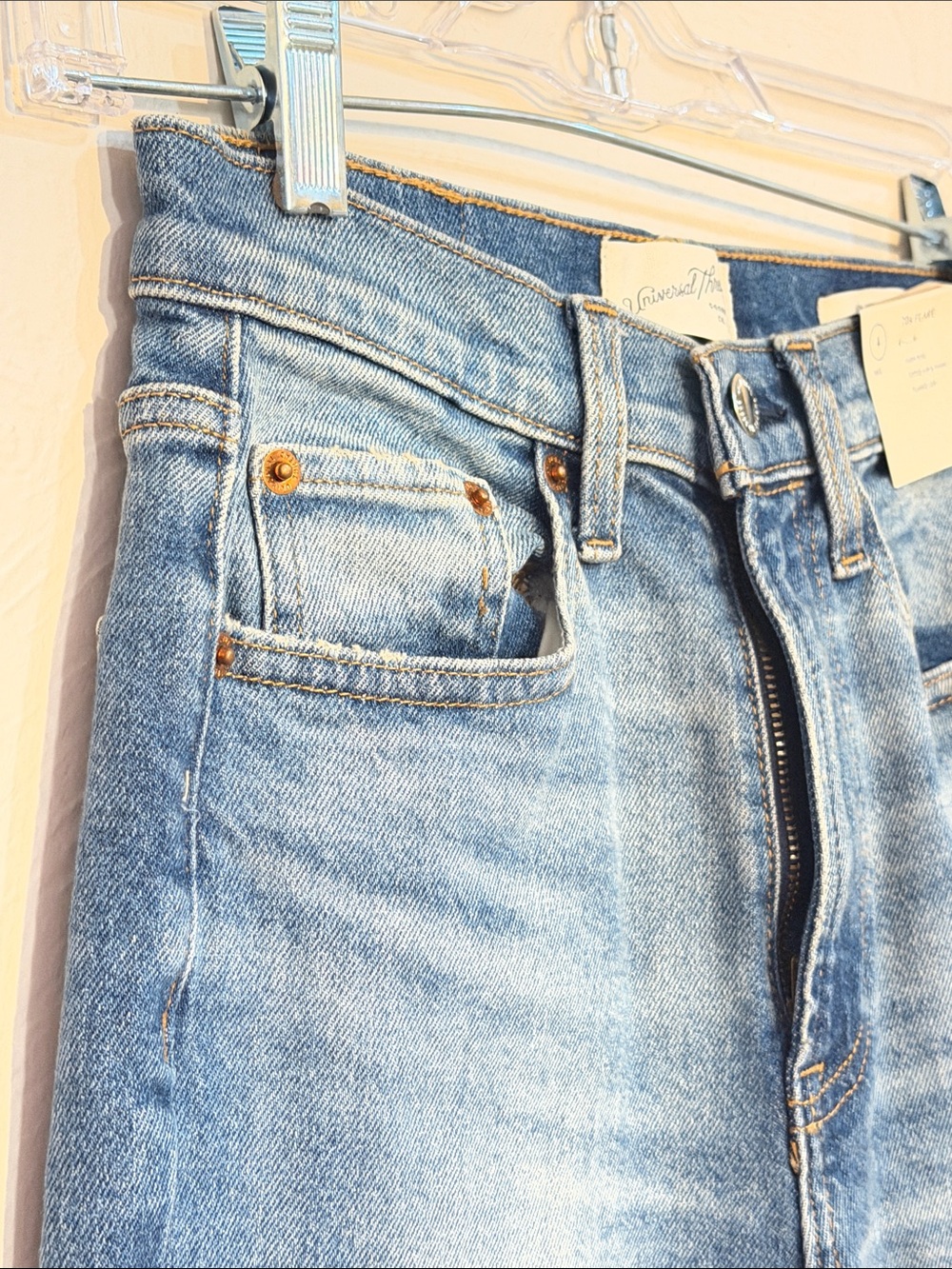 NWT Universal Thread / High Rise 70s Flare .. 0001 - Picture 4 of 13